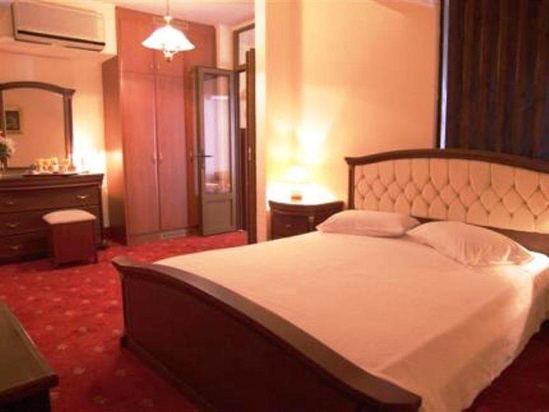 Alexandros Hotel Perama  Exterior foto
